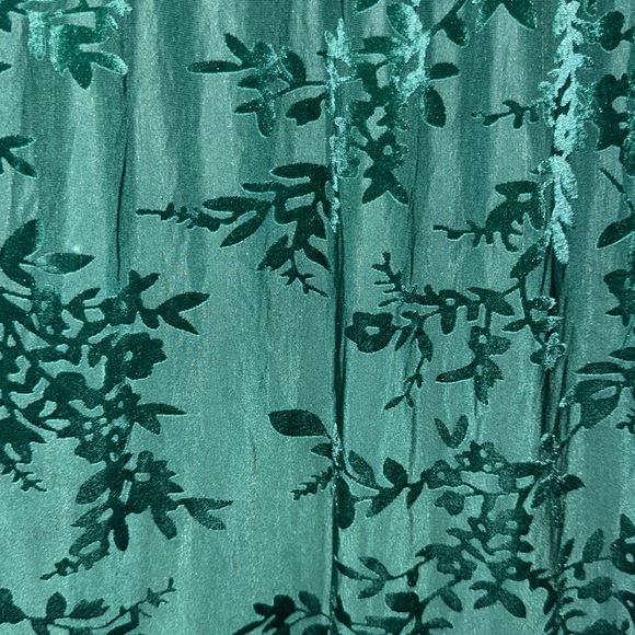 Draper James Velvet Burnout Wrap Dress M NWOT - Picture 10 of 16